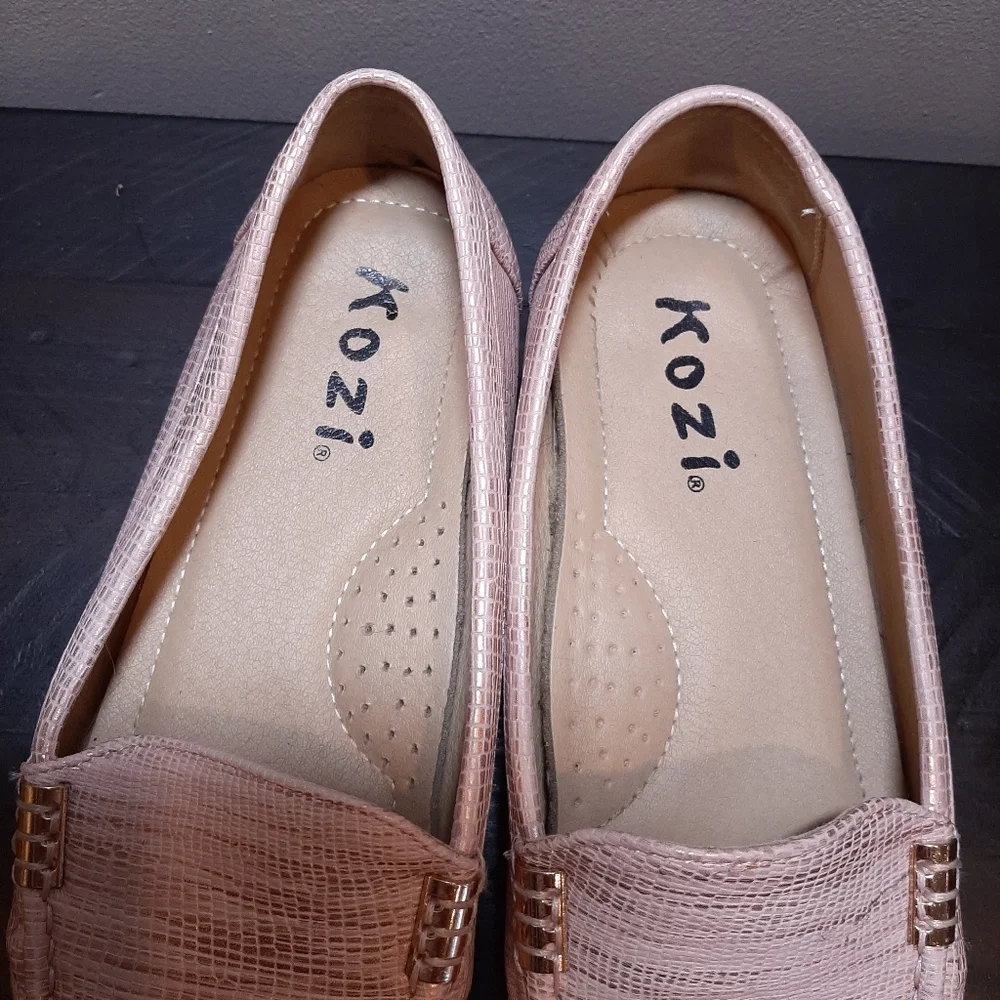 Kozi Metallic Loafer Shoes Light Pink Vegan Faux Leather Gold Slip On Flats 37